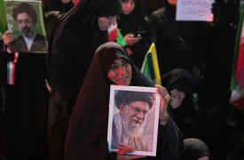 Ιράν: Φόρος τιμής αποτίεται σε πανεθνικό επίπεδο στον Αλί Χαμενεΐ