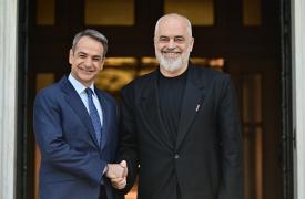 Συνάντηση Μητσοτάκη - Ράμα: «Έχουμε σημαντική ευκαιρία να λύσουμε εκκρεμή ζητήματα»