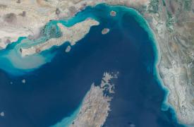 Υπό παράλυση τα Στενά του Ορμούζ: Επιμένουν οι διαφορές ΗΠΑ με Ιράν - Τα 2 «αγκάθια»