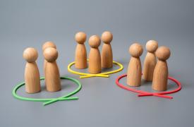 Η Ελλάδα γερνά και το ισοζύγιο επιδεινώνεται: Μια δύσκολη εξίσωση