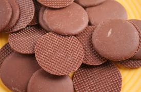 SOS από τον μεγαλύτερο παραγωγό σοκολάτας στον κόσμο - Κατακρημνίζεται η τιμή του κακάο