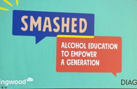Τέταρτη η Ελλάδα στην κατανάλωση αλκοόλ στους ανήλικους- Τι προσφέρει το πρόγραμμα «smashed» στα σχολεία
