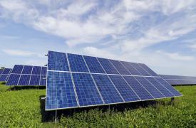 ΣΕΦ: Έκκληση για άμεση υλοποίηση των μέτρων της Κομισιόν - Στο επίκεντρο ΦΠΑ σε φωτοβολταϊκά και μπαταρίες