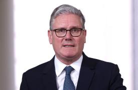 DW: Σενάρια παραίτησης Στάρμερ λόγω Μάντελσον