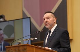 Στουρνάρας: Το τρίπτυχο «άμυνας» των τραπεζών