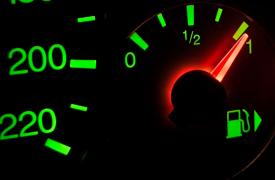 Πετρέλαιο κίνησης: Aπό τα ξημερώματα ξεκινά η μείωση στην αντλία - Fuel Pass πριν το Πάσχα