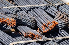 Η ΕΕ διπλασιάζει τους δασμούς στον εισαγόμενο χάλυβα