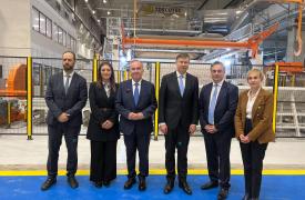 Επίσκεψη Παπαθανάση - Ντομπρόβσκις σε επένδυση που χρηματοδοτείται από το Ταμείο Ανάκαμψης