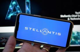 Πενταετές επενδυτικό πλάνο 60 δισ. ευρώ από Stellantis - Τι περιλαμβάνει