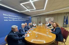 Κεραμέως: Πάνω από 50 προτάσεις κοινωνικών εταίρων έγιναν αποδεκτές για την ισότητα αμοιβών