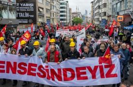 Πρωτομαγιά με συγκρούσεις στην Κωνσταντινούπολη - Εκατοντάδες προσαγωγές, αποκλεισμός της πλατείαςΤαξίμ