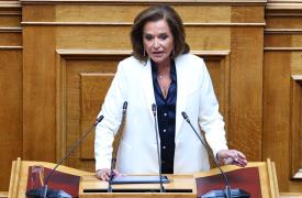 Μπακογιάννη: Ούτε ένα κόμμα δεν πρέπει να υπάρχει μέσα στο Σύνταγμα που να εξυπηρετεί το αφήγημα των εχθρών της δημοκρατίας