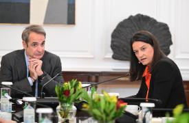 Σινιάλο Μητσοτάκη στους εργαζόμενους - Nέες «τσιπρικές» αυταπάτες - Aριστερό φλας του Δούκα