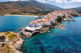 Διακοπές στην Άνδρο: Εξερευνώντας το αρχοντικό νησί των Κυκλάδων