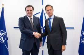 Συνάντηση Πιερρακάκη με τον Γενικό Γραμματέα του ΝΑΤΟ Μαρκ Ρούτε