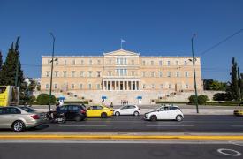 Στα €1.205 ο μέσος μισθός το 2025 - 200 ευρώ η «ψαλίδα» αντρών και γυναικών - Ελπίδα οι συλλογικές συμβάσεις