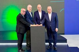 Metlen: Εγκαινιάστηκε στον Βόλο η νέα μονάδα της M Technologies - Τι ζήτησε ο Μυτιληναίος από τον Δένδια