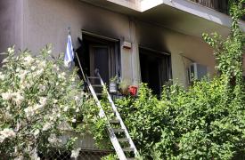 Νεκρή γυναίκα μετά τη φωτιά στα Πατήσια - Στο νοσοκομείο ο σύζυγός της