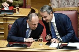 Γεραπετρίτης: «Αντί για λευκή επιταγή έχουμε έναν συνταγματικό μηδενισμό»