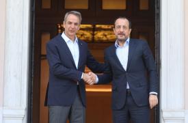 Μητσοτάκης σε Χριστοδουλίδη: Η Ελλάδα στηρίζει την Κύπρο - Πιο επίκαιρος από ποτέ ο συντονισμός μας