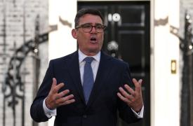 Ο νέος πρωθυπουργός της Βρετανίας θα μειώσει τους φόρους στους λογαριασμούς του ρεύματος