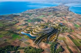 Μνημόνιο Συνεργασίας μεταξύ Ομίλου AKTOR και ONYX Τουριστική για το νέο αγροτουριστικό χωριό της Χαλκιδικής