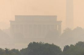 Καναδας: Ο στρατός ετοιμάζεται να εκκενώσει κοινότητα του Οντάριο καθώς ο καπνός από τις πυρκαγιές «πνίγει« τις ΗΠΑ