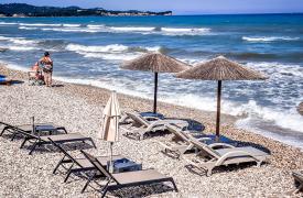 Σχεδόν 5,5 εκατ. Έλληνες έκαναν τουλάχιστον ένα ταξίδι το 2025