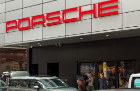 «Παράθυρο» για 5.000 επιπλέον απολύσεις στην Porsche