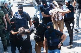 Δίωξη για πέντε κακουργήματα στους 3 συλληφθέντες για την φονική εμπρηστική επίθεση στο σπίτι της Αφρ. Νέστορα