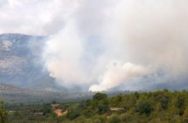 Μαίνονται τρεις πυρκαγιές στη νότια Γαλλία - Στάχτη 12.100 στρέμματα