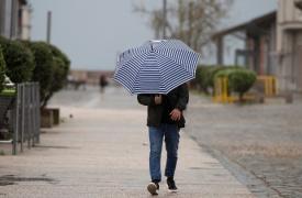 Σοβαρά προβλήματα από την κακοκαιρία στην Αττική – Εκτεταμένες ζημιές και στην επαρχία