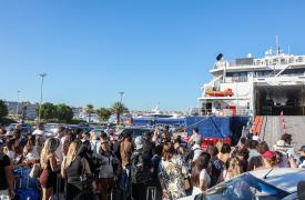 Κορυφώνεται η έξοδος των εκδρομέων - Στο 100% η πληρότητα σε πολλά δρομολόγια για Κυκλάδες