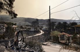 Έκτακτα μέτρα στήριξης από τις τράπεζες για πυρόπληκτες οικογένειες και επιχειρήσεις