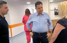 Επίσκεψη Γεωργιάδη σε δομές υγείας της Δ. Αττικής λόγω των πυρκαγιών