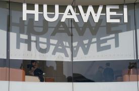 Πτώση 36% στα καθαρά κέρδη α' εξαμήνου της Huawei