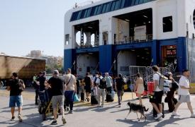 Δεκαπενταύγουστος: Αυξημένη η έξοδος από το λιμάνι του Πειραιά