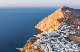 15 εντυπωσιακές Παναγίες του Αιγαίου: Παράδοση και τοπία που κόβουν την ανάσα