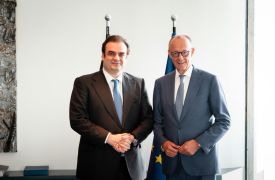 Επαφές Πιερρακάκη με Μερτς και Κλινγκμπάιλ - «Η Ευρώπη χρειάζεται μία ισχυρή Γερμανία»
