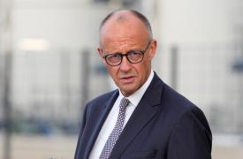 Γερμανία: Μέτρα στήριξης για το ράλι καυσίμων προανήγγειλε ο Μερτς