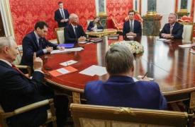 Κρεμλίνο: Ο πρόεδρος Πούτιν είχε «εξαιρετικά ειλικρινείς» συνομιλίες με τους Αμερικανούς απεσταλμένους