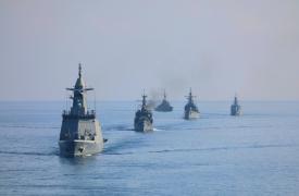 Δανία: Ρωσική φρεγάτα εκτόξευσε φωτοβολίδες προς στρατιωτικό ελικόπτερο – «Απαράδεκτη και ανεύθυνη ενέργεια»