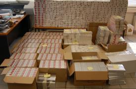 Κύκλωμα λαθραίων τσιγάρων ζημίωσε το Δημόσιο με ένα δισ. ευρώ - Κατασχέθηκαν 42 ακίνητα και 76 σκάφη