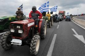 Νέα μπλόκα σε όλη τη χώρα - Κλιμακώνουν τις κινητοποιήσεις τους οι αγρότες