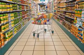 Σούπερ μάρκετ: Προσπάθεια για συγκράτηση τιμών σε 50 προϊόντα - Τι συζήτησαν Γεωργιάδης, εκπρόσωποι του κλάδου