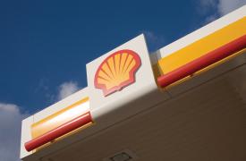 Η Shell διαψεύδει τα σενάρια εξαγοράς της BP: «Καμία πρόθεση για πρόταση»