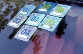 Τα «κλειδιά» που ξεκλειδώνουν τα τέλη κυκλοφορίας με το μήνα