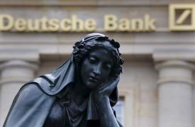 Οι «σορτάκηδες» πλουτίζουν από την πτώση της Deutsche Bank: Έβγαλαν 100 εκατ. δολάρια σε 2 εβδομάδες