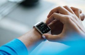 Apple: Tα σχέδια για το smartwatch της νέας εποχής - Οι οθόνες και ο ρόλος του fitness