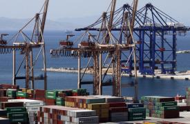 Αναθέρμανση στη διακίνηση containers για το λιμάνι του Πειραιά